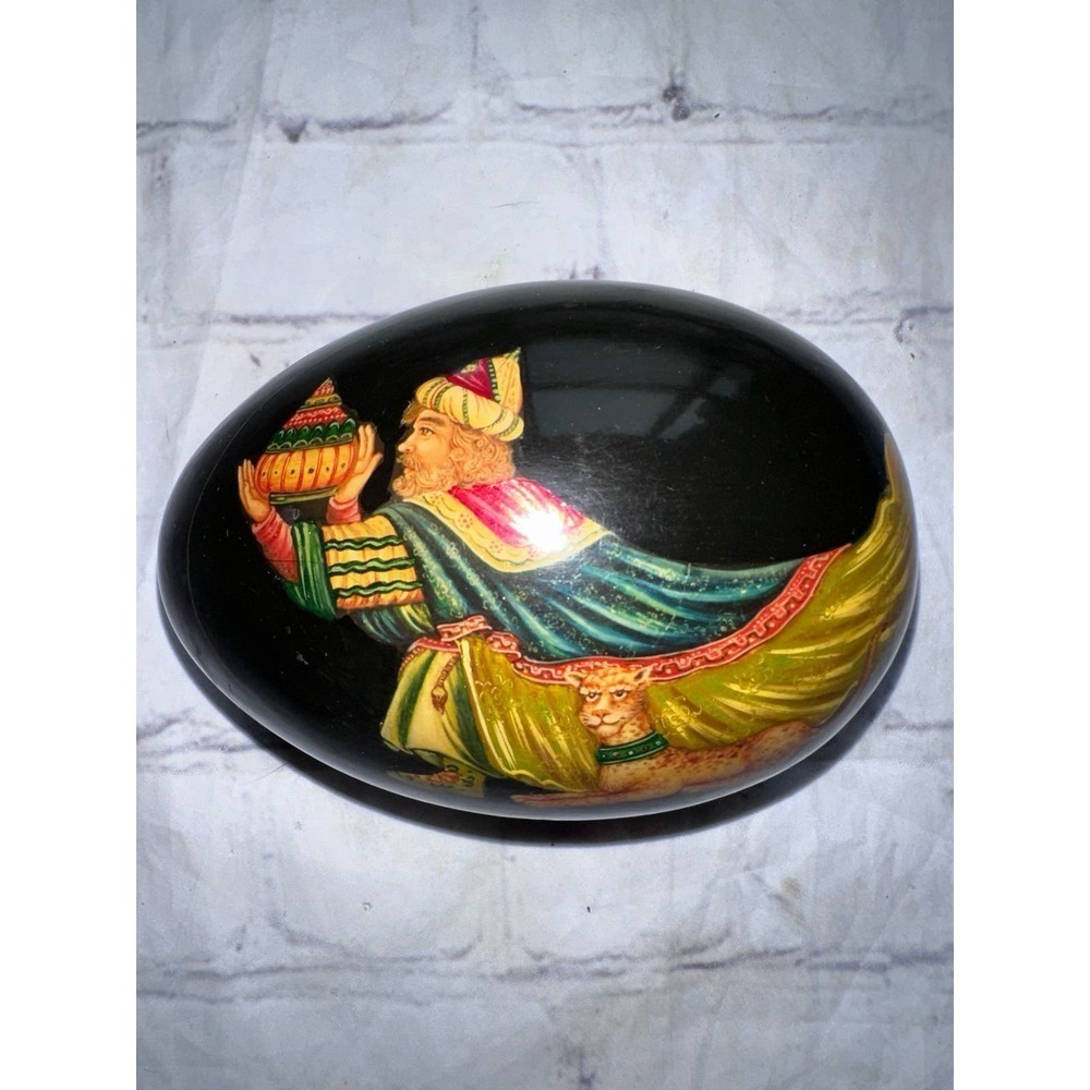 Vintage The Bombay Company Hand Painted Lacquered Egg Shaped Trinket Box